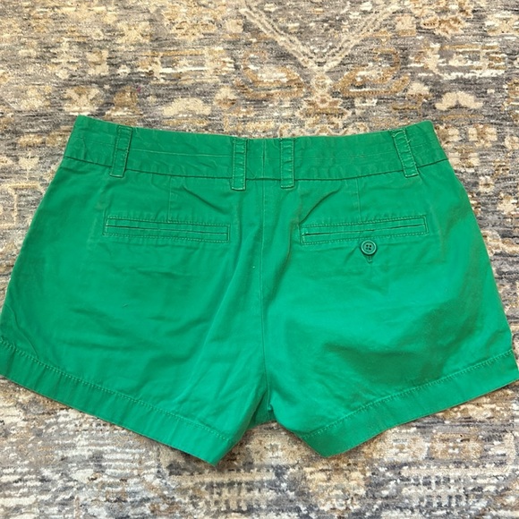 J.Crew green chino shorts. Size 2. - Picture 2 of 4
